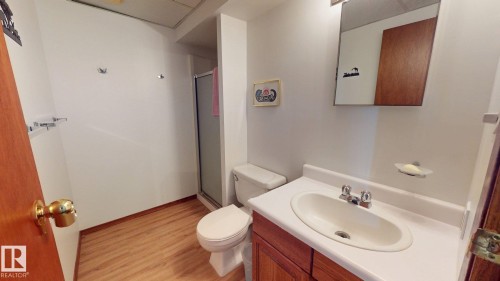 109 Ironwood Place Nw, Edmonton, AB - Indoor Photo Showing Bathroom