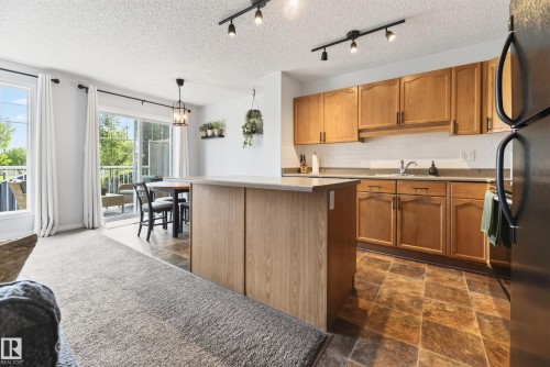 #6 12104 16 Av Sw, Edmonton, AB - Indoor Photo Showing Kitchen