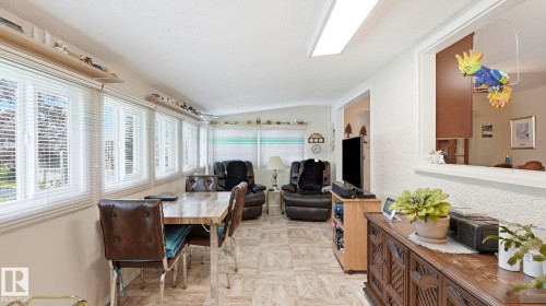 4515 41A Avenue, Leduc, AB - Indoor Photo Showing Dining Room