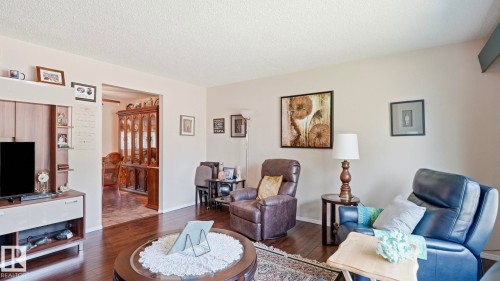 4515 41A Avenue, Leduc, AB - Indoor Photo Showing Living Room