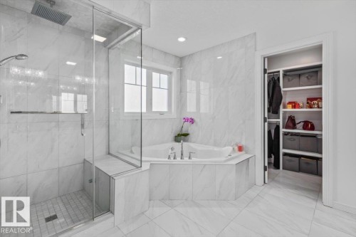 1242 Starling Drive Nw, Edmonton, AB - Indoor Photo Showing Bathroom