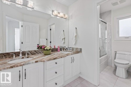 1242 Starling Drive Nw, Edmonton, AB - Indoor Photo Showing Bathroom