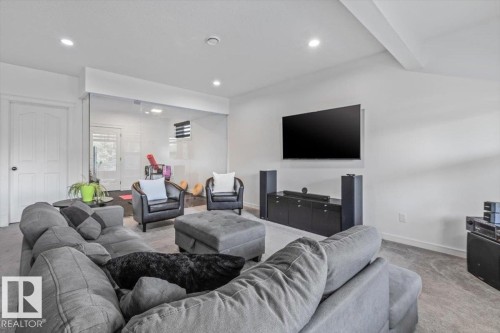 1242 Starling Drive Nw, Edmonton, AB - Indoor Photo Showing Living Room