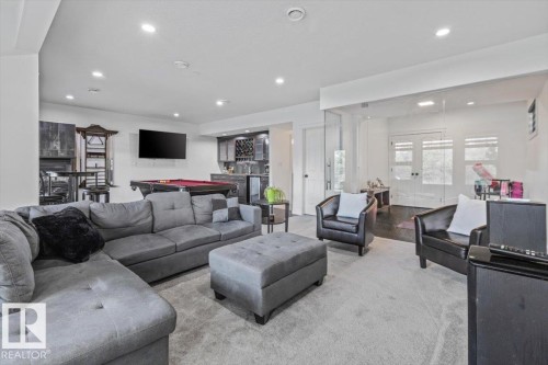 1242 Starling Drive Nw, Edmonton, AB - Indoor Photo Showing Living Room