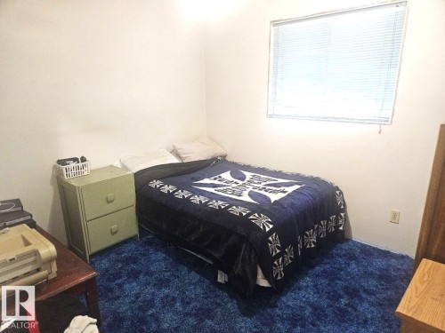 5306 18A Avenue Nw, Edmonton, AB - Indoor Photo Showing Bedroom