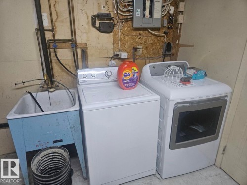 5306 18A Avenue Nw, Edmonton, AB - Indoor Photo Showing Laundry Room