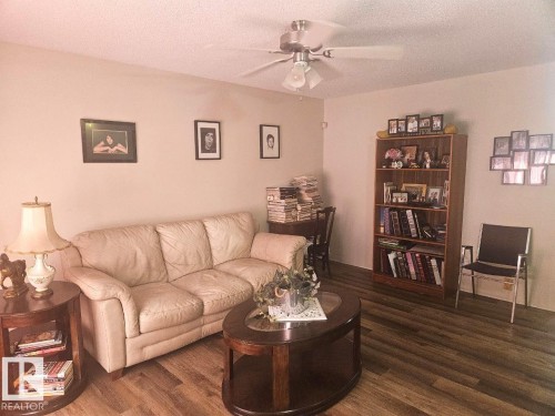 5306 18A Avenue Nw, Edmonton, AB - Indoor Photo Showing Living Room