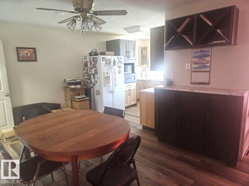 5306 18A Avenue Nw, Edmonton, AB - Indoor Photo Showing Dining Room