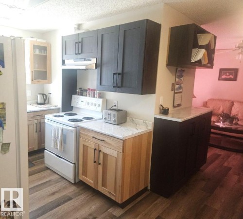 5306 18A Avenue Nw, Edmonton, AB - Indoor Photo Showing Kitchen