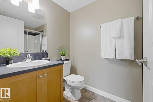 #202 3715 Whitelaw Ln Nw, Edmonton, AB - Indoor Photo Showing Bathroom