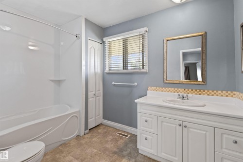 105 Grandin Village, St. Albert, AB - Indoor Photo Showing Bathroom