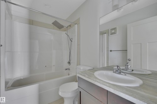 59 Davis Street, Fort Saskatchewan, AB - Indoor Photo Showing Bathroom