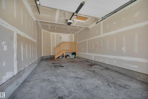 59 Davis Street, Fort Saskatchewan, AB - Indoor Photo Showing Garage