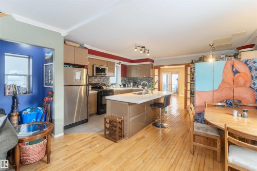 10207 88 Street Nw, Edmonton, AB - Indoor Photo Showing Kitchen