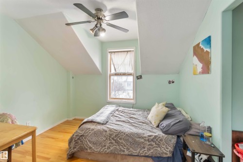 10207 88 Street Nw, Edmonton, AB - Indoor Photo Showing Bedroom