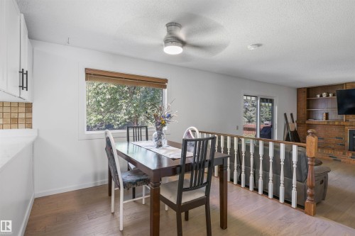 318 Grand Meadow Crescent Nw, Edmonton, AB - Indoor Photo Showing Dining Room