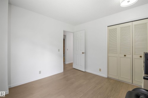318 Grand Meadow Crescent Nw, Edmonton, AB - Indoor Photo Showing Other Room