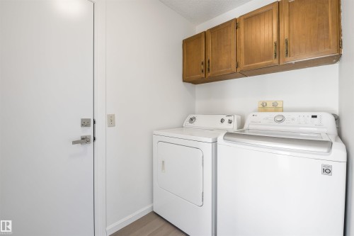 318 Grand Meadow Crescent Nw, Edmonton, AB - Indoor Photo Showing Laundry Room