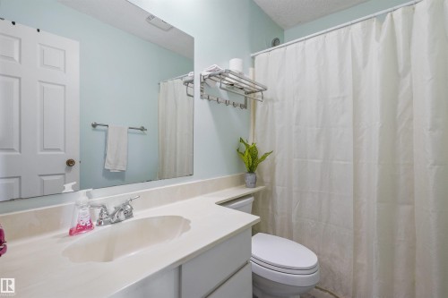 318 Grand Meadow Crescent Nw, Edmonton, AB - Indoor Photo Showing Bathroom