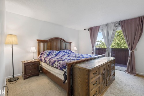 318 Grand Meadow Crescent Nw, Edmonton, AB - Indoor Photo Showing Bedroom