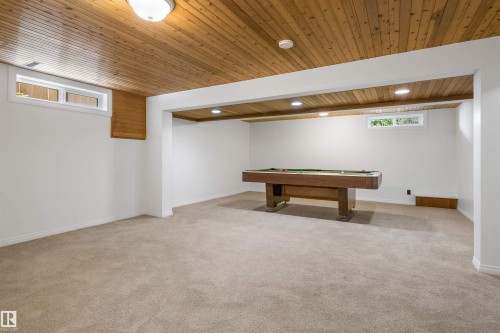 318 Grand Meadow Crescent Nw, Edmonton, AB - Indoor Photo Showing Other Room