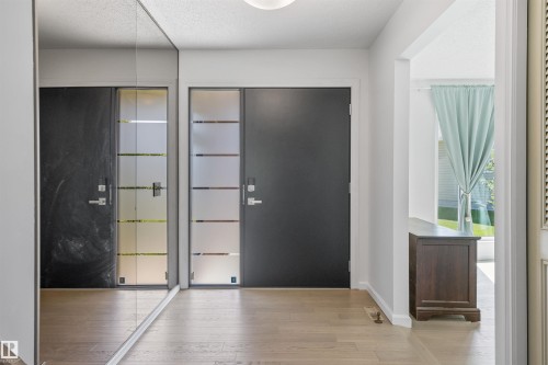 318 Grand Meadow Crescent Nw, Edmonton, AB - Indoor Photo Showing Other Room