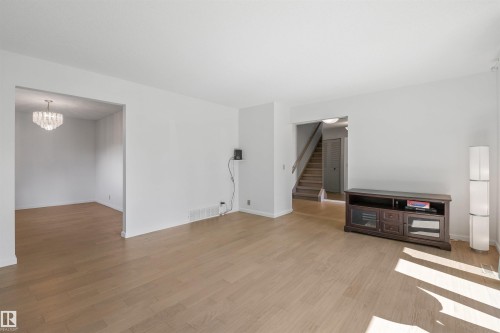 318 Grand Meadow Crescent Nw, Edmonton, AB - Indoor Photo Showing Other Room