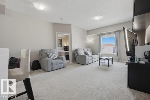 #321 13835 155 Avenue Nw, Edmonton, AB - Indoor Photo Showing Living Room