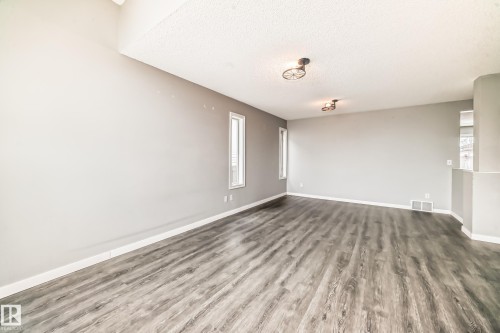 784 Blackburn Place Sw, Edmonton, AB - Indoor Photo Showing Other Room
