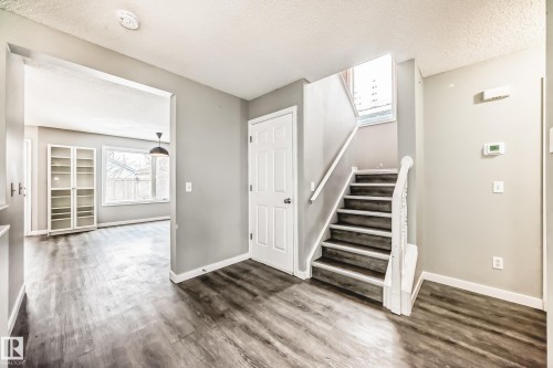 784 Blackburn Place Sw, Edmonton, AB - Indoor Photo Showing Other Room