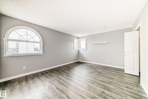 784 Blackburn Place Sw, Edmonton, AB - Indoor Photo Showing Other Room
