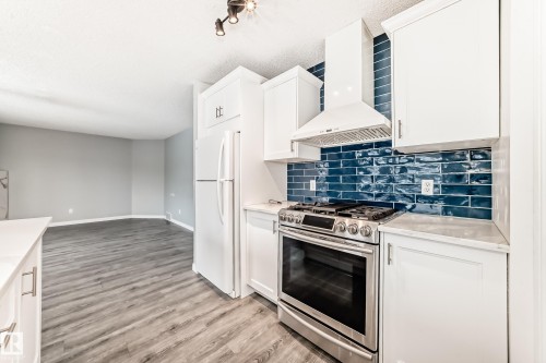 784 Blackburn Place Sw, Edmonton, AB - Indoor Photo Showing Kitchen
