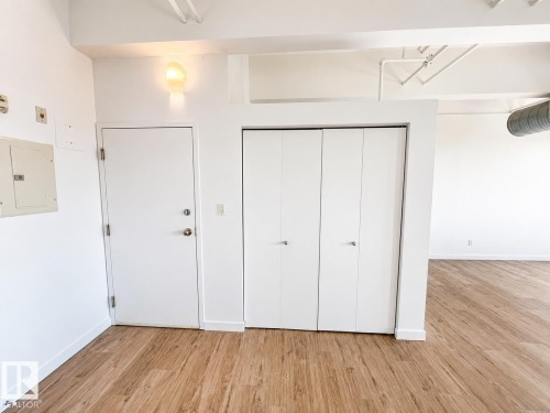#702 10105 109 St Nw, Edmonton, AB - Indoor Photo Showing Other Room