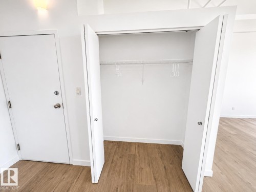 #702 10105 109 St Nw, Edmonton, AB - Indoor Photo Showing Other Room
