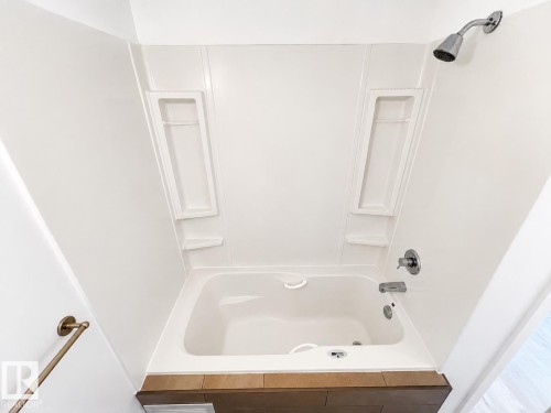 #702 10105 109 St Nw, Edmonton, AB - Indoor Photo Showing Bathroom