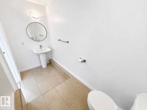 #702 10105 109 St Nw, Edmonton, AB - Indoor Photo Showing Bathroom