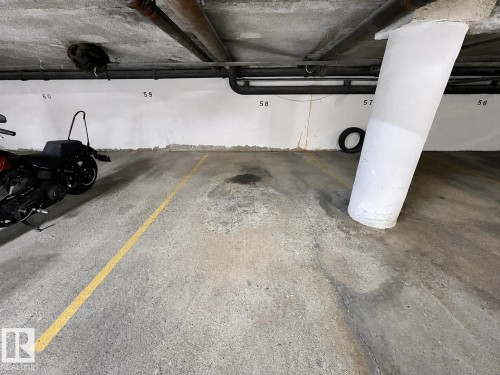 #702 10105 109 St Nw, Edmonton, AB - Indoor Photo Showing Garage