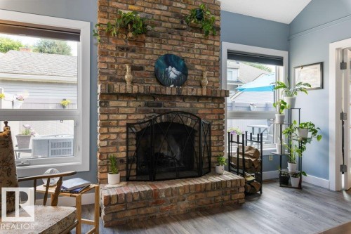 7 Whiteoaks Estates, St. Albert, AB - Indoor Photo Showing Living Room With Fireplace
