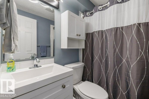 7 Whiteoaks Estates, St. Albert, AB - Indoor Photo Showing Bathroom