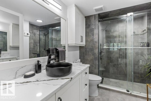 7 Whiteoaks Estates, St. Albert, AB - Indoor Photo Showing Bathroom