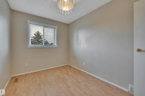 2218 38 Street Nw, Edmonton, AB - Indoor Photo Showing Other Room