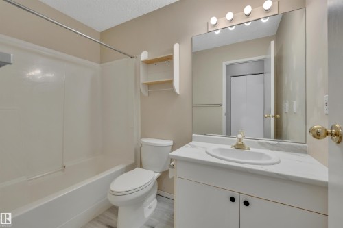 2218 38 Street Nw, Edmonton, AB - Indoor Photo Showing Bathroom