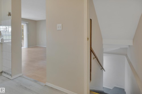 2218 38 Street Nw, Edmonton, AB - Indoor Photo Showing Other Room
