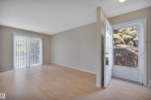2218 38 Street Nw, Edmonton, AB - Indoor Photo Showing Other Room