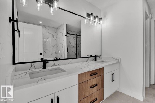 1115 Gyrfalcon Crescent Nw, Edmonton, AB - Indoor
