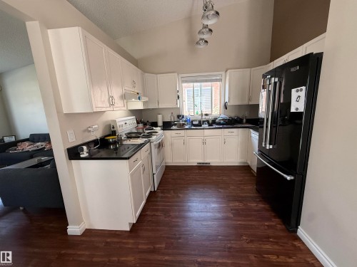 8025 15A Avenue Nw, Edmonton, AB - Indoor Photo Showing Kitchen With Double Sink