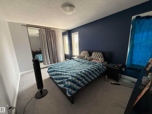 8025 15A Avenue Nw, Edmonton, AB - Indoor Photo Showing Bedroom
