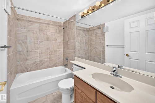 #109 10945 21 Av Nw, Edmonton, AB - Indoor Photo Showing Bathroom