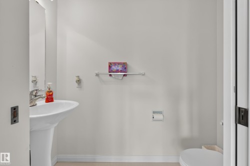 905 26 Street, Cold Lake, AB - Indoor Photo Showing Bathroom