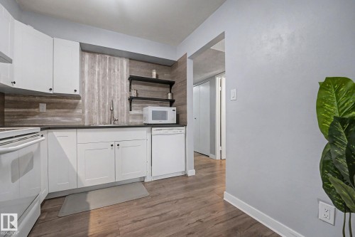 #101 7203 171 St Nw, Edmonton, AB - Indoor Photo Showing Kitchen